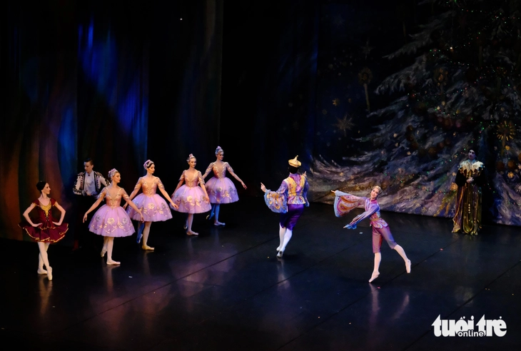 Russian State Ballet - Ảnh 2.
