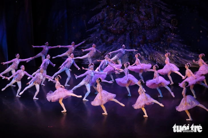 Russian State Ballet - Ảnh 10.
