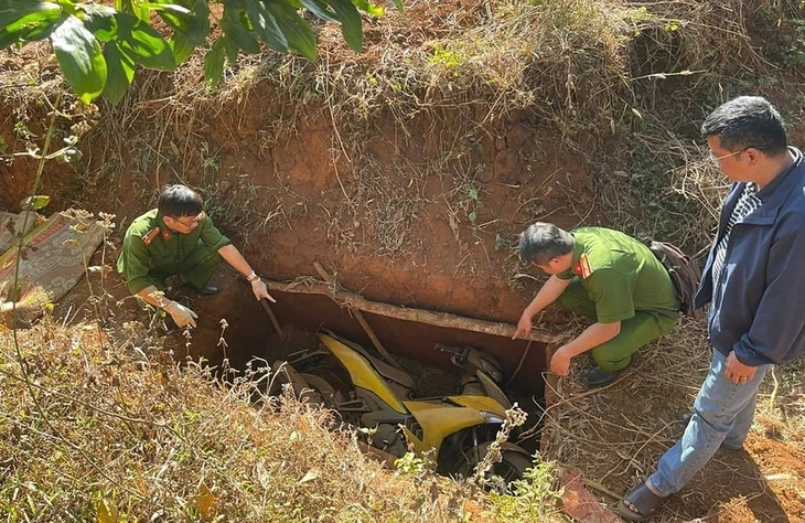 Kịch bản 'như phim hành động' của 2 giang hồ dùng súng cướp ngân hàng ở Gia Lai - Ảnh 2.