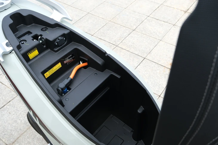 đổi pin - Ảnh 2.