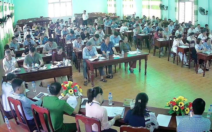 Vụ từ TP.HCM ra Quảng Ngãi đẩy giá, trúng 16 lô đất rồi bỏ cọc: Sẽ tổ chức đấu giá lại - Ảnh 4.