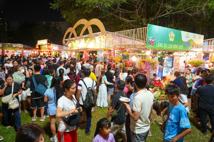 Lễ hội ẩm thực món ngon 2026 đông nghẹt khách ngày cuối tuần - Ảnh 3.