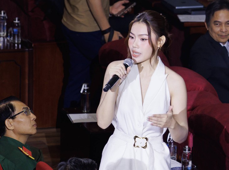 Á hậu Cẩm Ly - Ảnh 2.