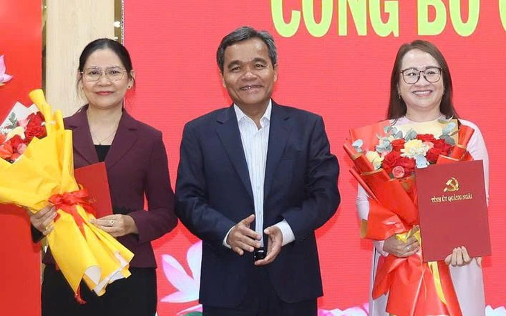 Số phiếu tuyệt đối, ông Nguyễn Đức Tuy tái đắc cử Chủ tịch HĐND tỉnh Quảng Ngãi - Ảnh 4.