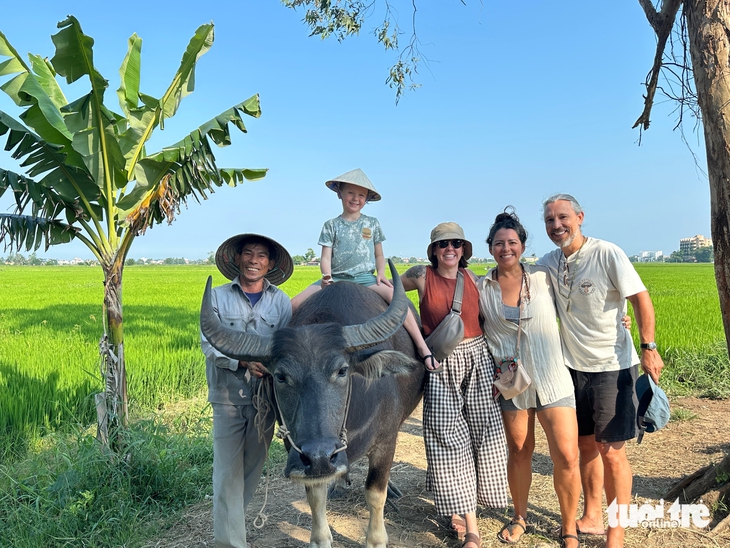 cưỡi trâu - Ảnh 2.