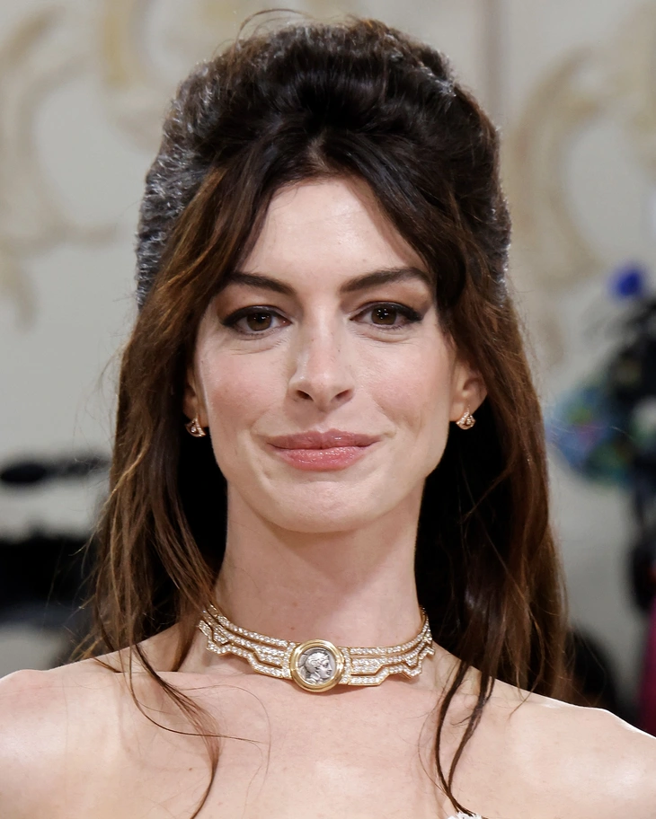 Khám phá tủ trang sức kim cương của Anne Hathaway - Ảnh 10.