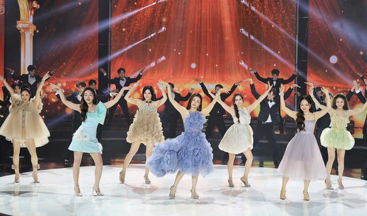 Táo quân ‘trái mùa’, khán giả nói ‘nay mới 29 Tết’ - Ảnh 6.