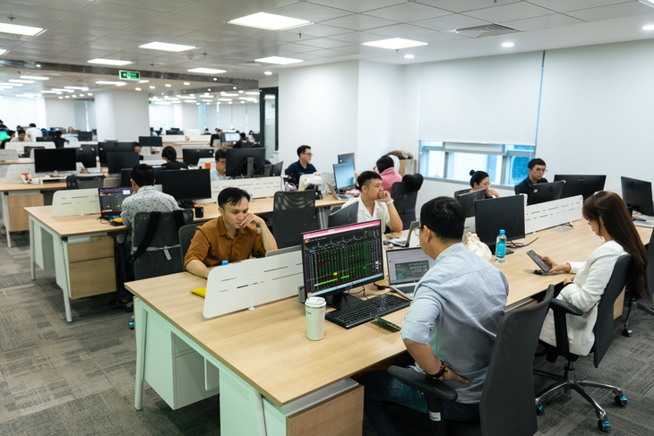 Chứng khoán điều chỉnh kéo dài, các dự báo bắt đầu 'hạ nhiệt' - Ảnh 1.