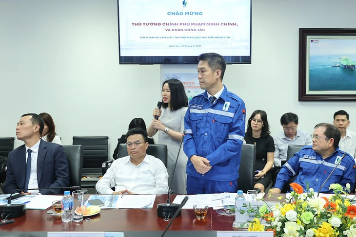 Thủ tướng làm việc tại Lọc hóa dầu Nghi Sơn, khảo sát địa điểm xây dựng kho dự trữ chiến lược - Ảnh 3.