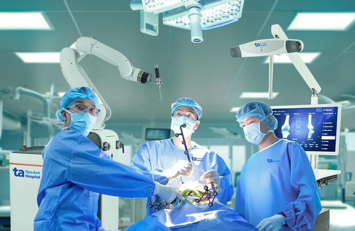 Robot thay khớp chủ động đầu tiên tại Việt Nam - Ảnh 2.