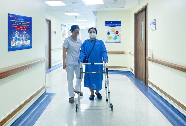 Robot thay khớp chủ động đầu tiên tại Việt Nam - Ảnh 5.