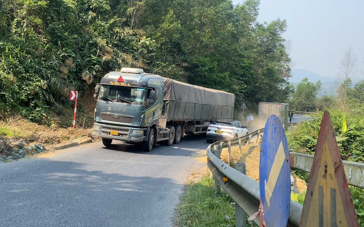 Bấm còi xe khi chờ đèn đỏ, chỉ mang tính cảnh báo thôi, sao phải khó chịu? - Ảnh 2.