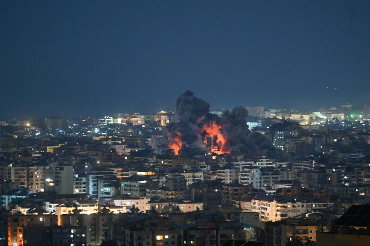 Chiến sự Trung Đông: Mỹ sẽ gia tăng đáng kể cường độ tấn công Iran trong 24 giờ? - Ảnh 2. Iran - Ảnh 3.