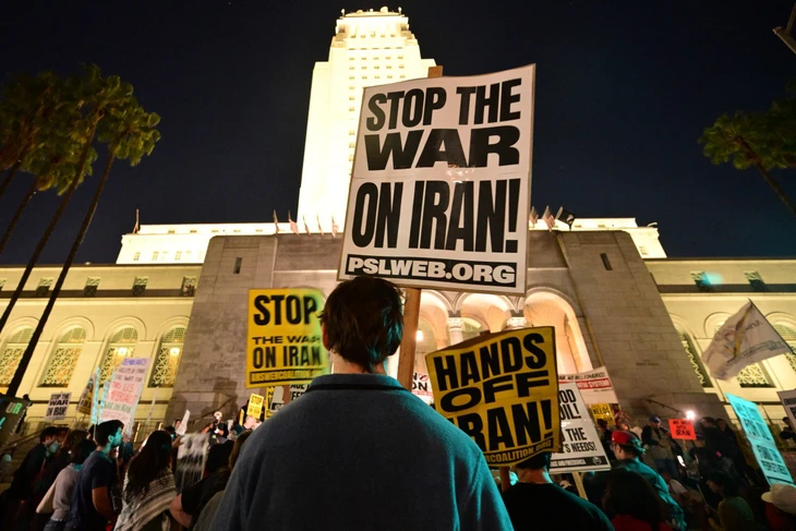 Chiến sự Trung Đông: Mỹ sẽ gia tăng đáng kể cường độ tấn công Iran trong 24 giờ? - Ảnh 3. Iran - Ảnh 4.