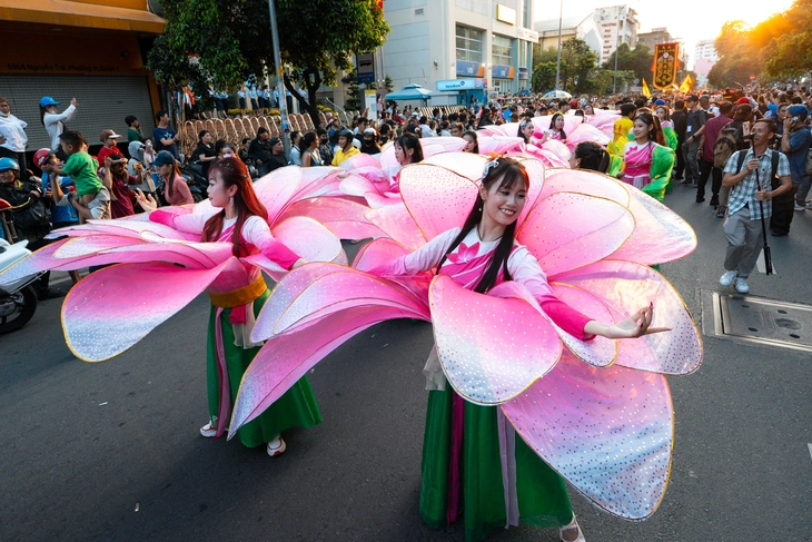 - Ảnh 8. Lễ hội Nguyên tiêu - Ảnh 8.