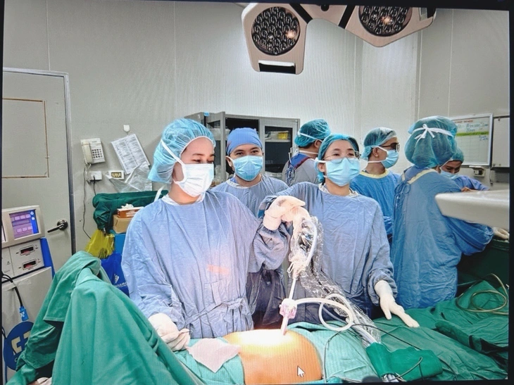 Đi khám vì đau bụng âm ỉ, người đàn ông phát hiện mắc cùng lúc 2 loại ung thư - Ảnh 1. ung thư - Ảnh 1.