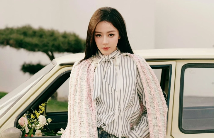 Địch Lệ Nhiệt ba - Ảnh 1.