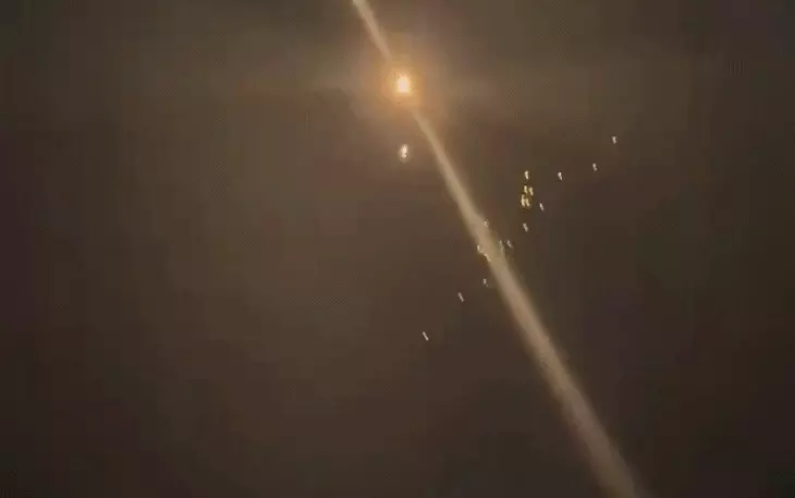 Chiến sự tại Trung đông: Kinh tế toàn cầu rung chuyển - Ảnh 4.