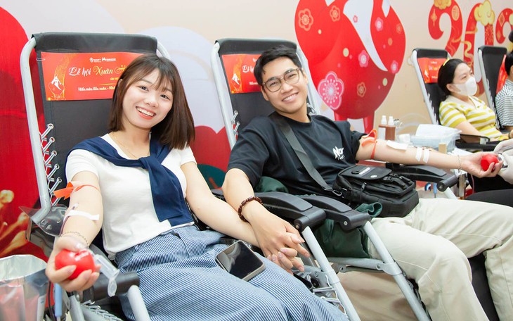 Lần đầu con đi hiến máu - Ảnh 2.