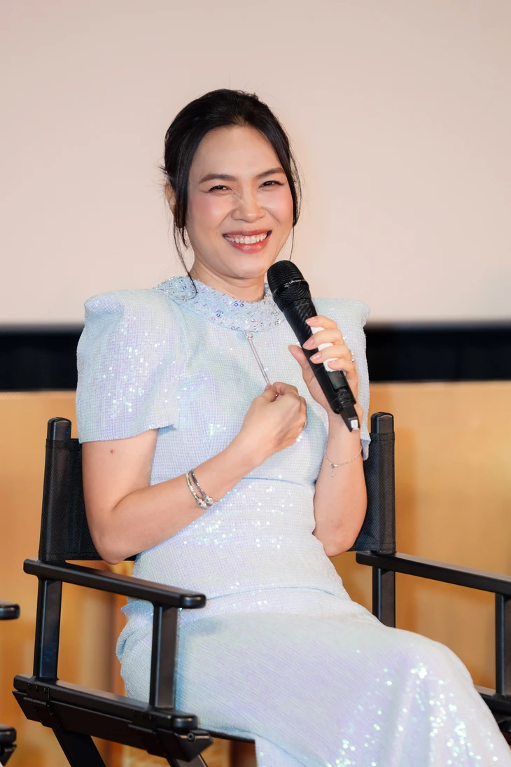 Mỹ Tâm lỡ miệng xưng 'em’ với Mai Tài Phến, rồi lúng túng giải thích - Ảnh 3.