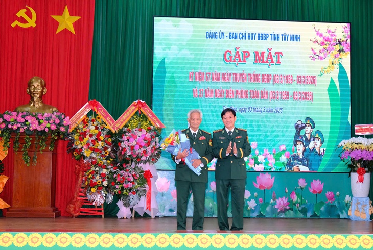 Biên phòng Tây Ninh nhận 13 huân chương, 98 huy chương cá nhân dịp 67 năm ngày truyền thống - Ảnh 3.