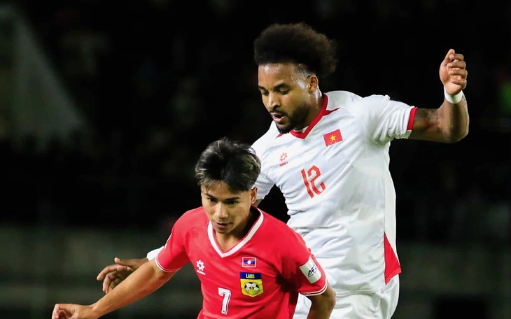 Đình Bắc, HLV Kim Sang Sik nhận bằng khen của Bộ trưởng Bộ Văn hóa, Thể thao và Du lịch - Ảnh 2.