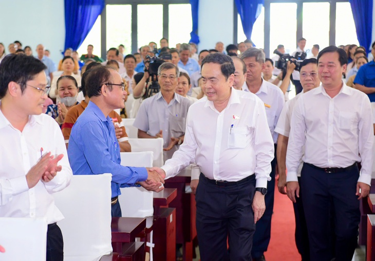 Chủ tịch Quốc hội Trần Thanh Mẫn: Không để chính sách thuế khoán trở thành rào cản cho hộ kinh doanh - Ảnh 2.