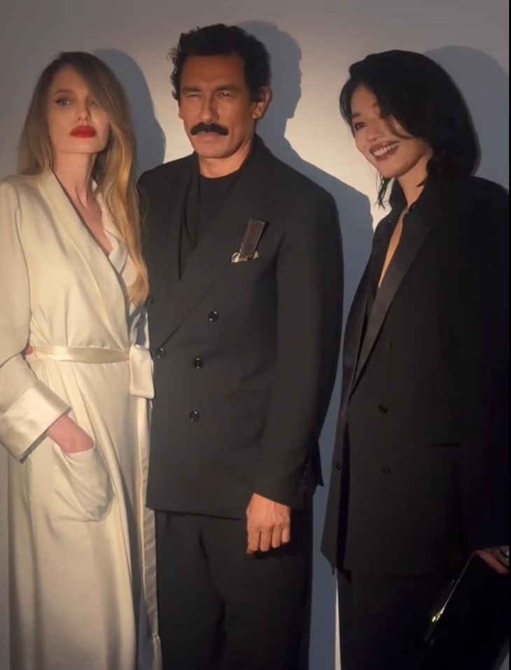 Angelina Jolie và Thư Kỳ hơn nhau 1 tuổi mà ngỡ 10 năm - Ảnh 5.