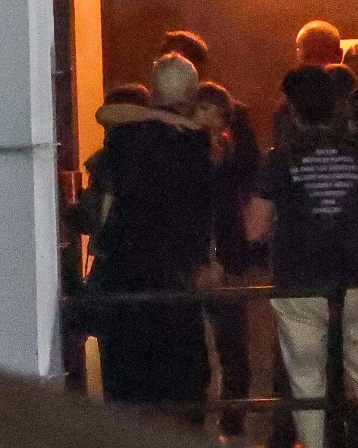 Taylor Swift và màn 'đụng độ hụt' đầy kịch tính với tình cũ John Mayer - Ảnh 4.