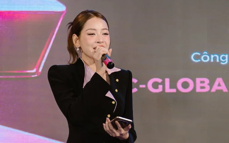 Chi Pu đạt giải 'Nghệ sĩ có sức hút sân khấu toàn diện' tại Weibo Gala - Ảnh 4.