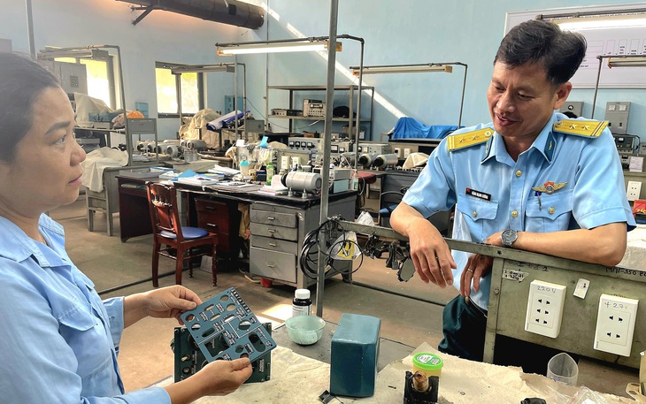 Nhà máy sửa tiêm kích hiện đại Việt Nam - Kỳ cuối: Họ gọi nhau là đồng đội - Ảnh 3.