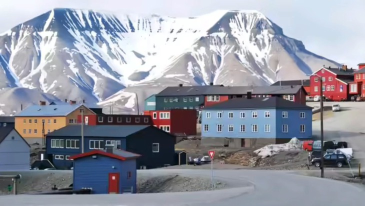 thị trấn - Ảnh 1.