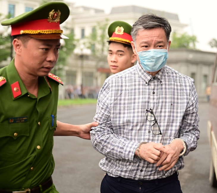 Cựu thứ trưởng - Ảnh 3.