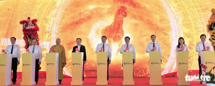 Khởi công dự án Khu công nghiệp Vàm Cống hơn 4.800 tỉ đồng - Ảnh 1.