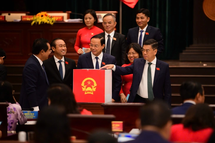 Ông Nguyễn Văn Được tiếp tục được bầu làm Chủ tịch UBND TP.HCM - Ảnh 2.