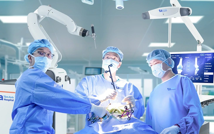 Công ty Trung Quốc hỗ trợ Huế thành lập trung tâm đào tạo phẫu thuật robot - Ảnh 1.