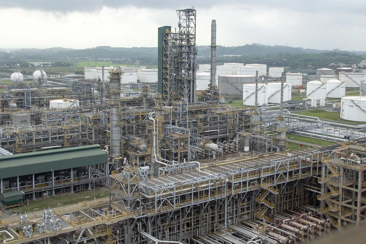 Vận hành vượt công suất, Lọc dầu Dung Quất nhắm kỷ lục 8,3 triệu tấn, giữ nguồn cung xăng dầu - Ảnh 3.