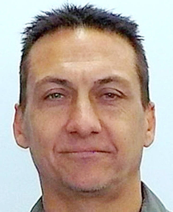 Tên tội phạm bị truy nã gắt gao nhất lịch sử nước Úc bị cảnh sát bắn chết - Ảnh 3. Truy nã - Ảnh 2.