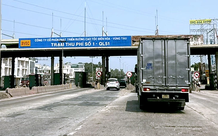 Sửa chữa quốc lộ 51 gây ùn tắc, Chủ tịch Đồng Nai yêu cầu khẩn trương khắc phục - Ảnh 4.