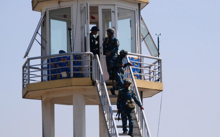 Những người lính ra đa mở máy 'dò bầu trời Tổ quốc' ở Quảng Ngãi - Ảnh 9.