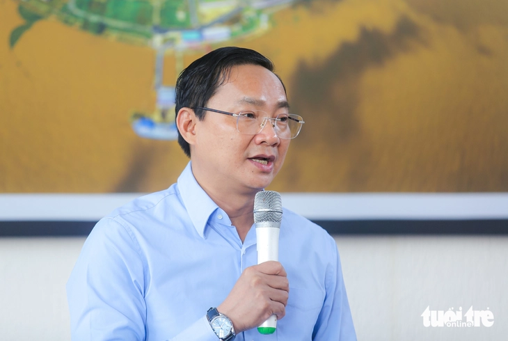 Xã Nhà Bè kiến nghị ưu tiên làm 6 tuyến đường, chủ tịch HĐND TP.HCM gợi hướng làm BT - Ảnh 2.