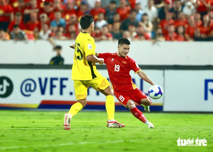 HLV tuyển Malaysia khen Xuân Son và Hoàng Hên - Ảnh 2.