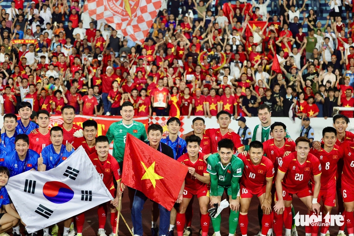 HLV Phạm Minh Đức: Xuân Son không mập, nhìn bình thường - Ảnh 3.