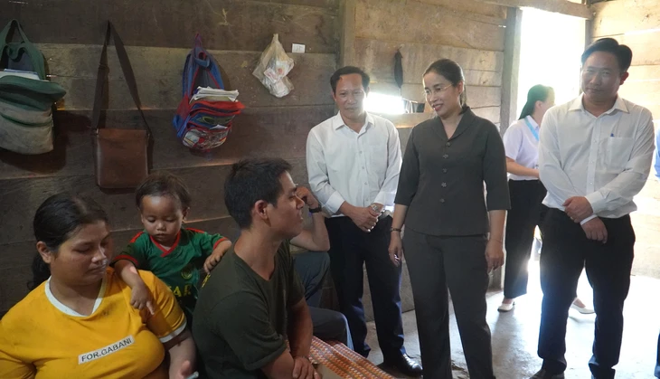 Lãnh đạo Đà Nẵng đến tận nhà dân khuyên bỏ món cá ủ chua - Ảnh 2.