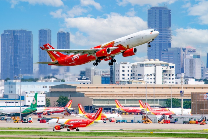 Vietjet lãi ròng 2025 vượt kế hoạch, dồn lực cho Long Thành - Ảnh 1.