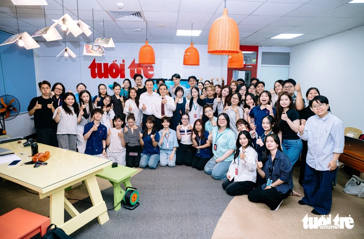 Học tại báo Tuổi Trẻ, sinh viên Văn Lang họp báo cùng nhà khoa học được vinh danh quốc tế - Ảnh 9. sinh viên - Ảnh 9.