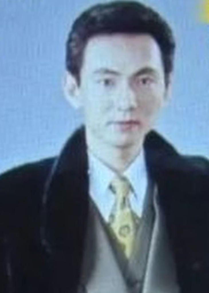 Cụ ông U90 hạnh phúc bên người tình chuyển giới kém 22 tuổi - Ảnh 2.