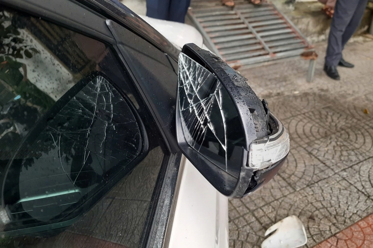 đập phá - Ảnh 2.