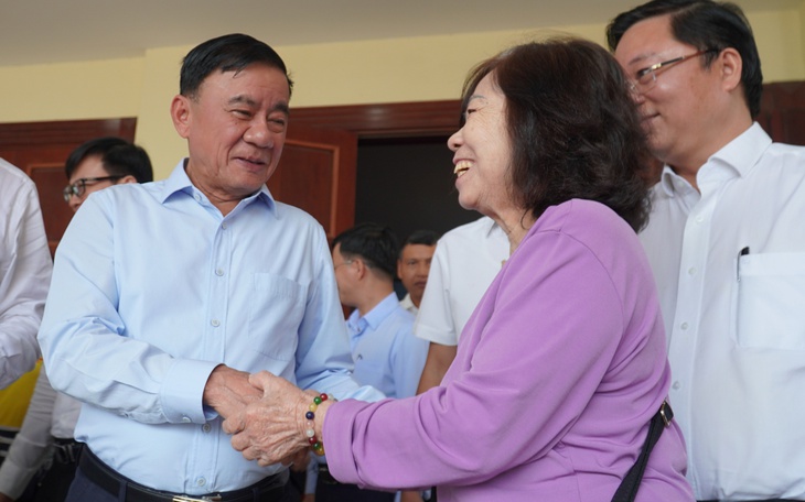 Ông Trần Cẩm Tú: Không có lý do gì để chậm trễ khám bệnh định kỳ miễn phí cho dân - Ảnh 4.