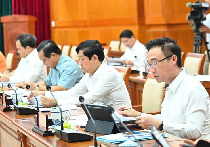 TP.HCM họp trực tuyến với 168 phường, xã, đặc khu về công tác chuẩn bị bầu cử - Ảnh 4.